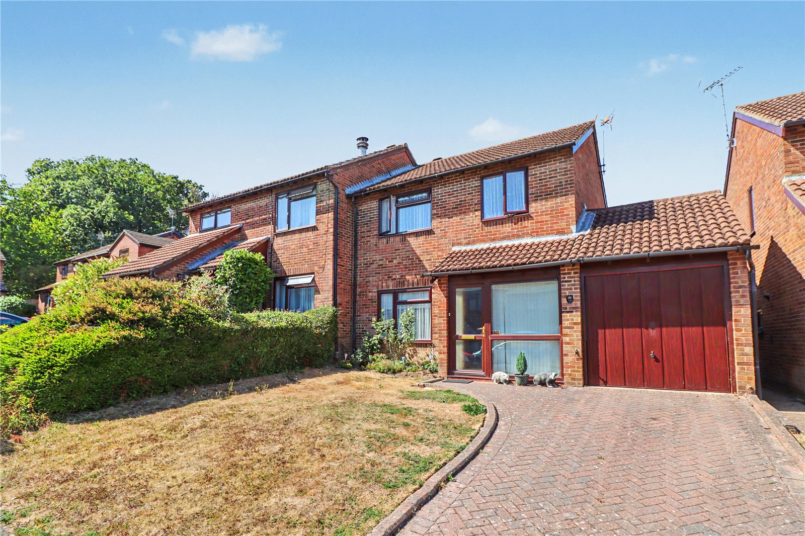 Fields End Close